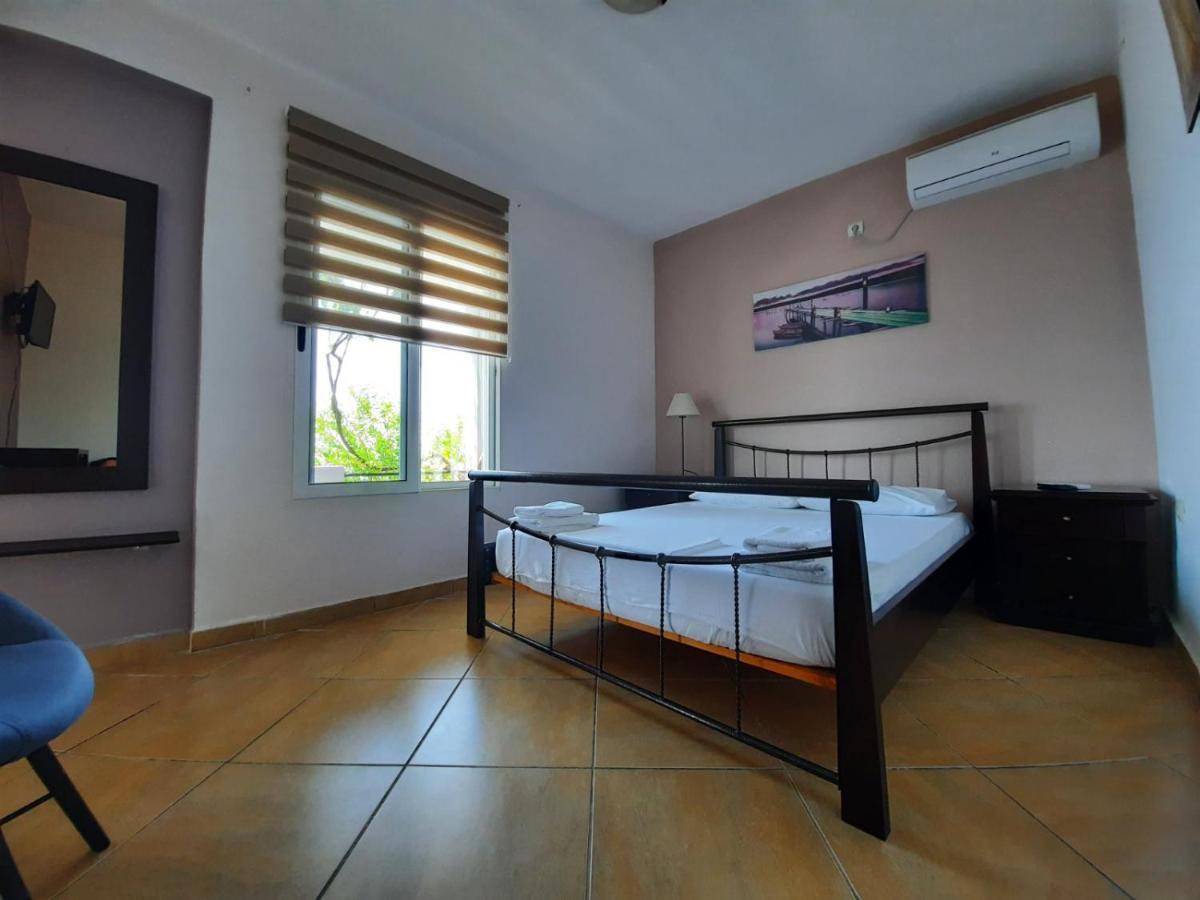Blue View Hotel Qeparo Luaran gambar