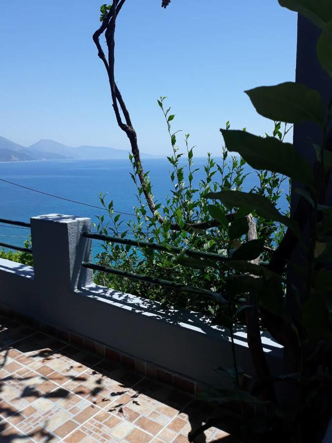 Blue View Hotel Qeparo Luaran gambar